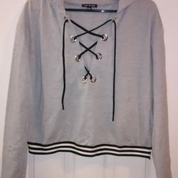 Ellie & Kate Sweatshirt With Hoodie Size Medium
