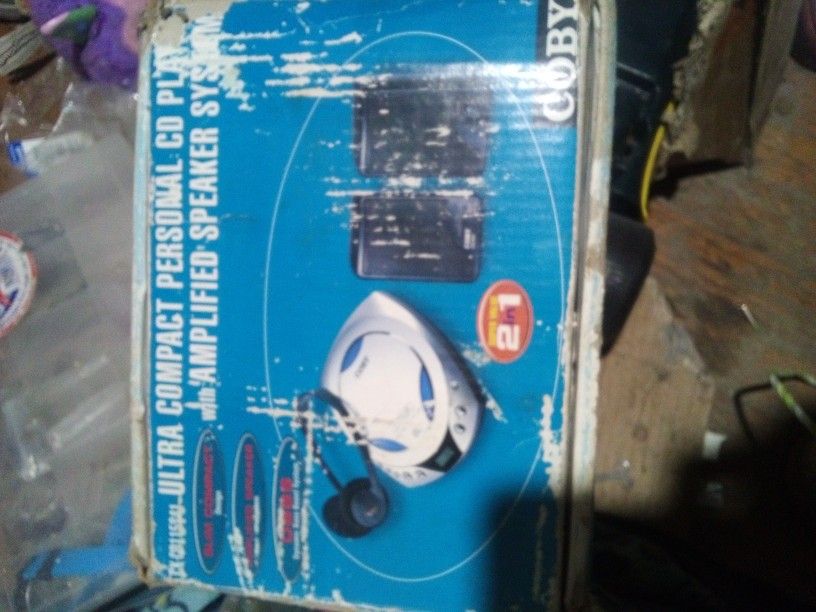 Ultra Portable CD Player With 2 Amplified Soeakers