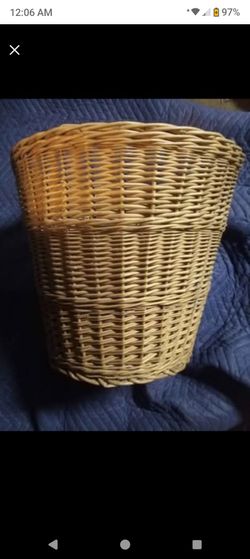 Large old wicker basket waist basket