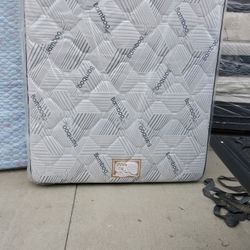 Queen Mattress Bamboo Pillow Top 280