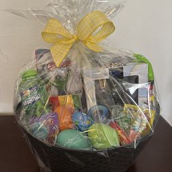 Easter Basket, Avengers 2 Hulk Fig., Coloring Book, Crayons, Book, Note Pad And Pen, Bubbles, Eggs Surprises, Candy, Buddy Launcher Toy, No Holds