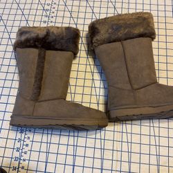 Arizona Boots Size 8 Chocolate Color