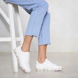 Nautica Women’s Calera 4 White Sneakers – Floral Trim – Size 7  