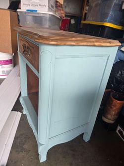 2 Night stands