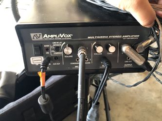 Wireless AV amplifier with speakers and microphones