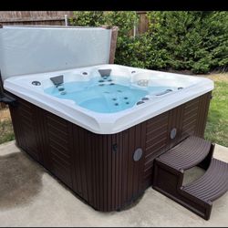 Jacuzzi Hot Tub And Spa 