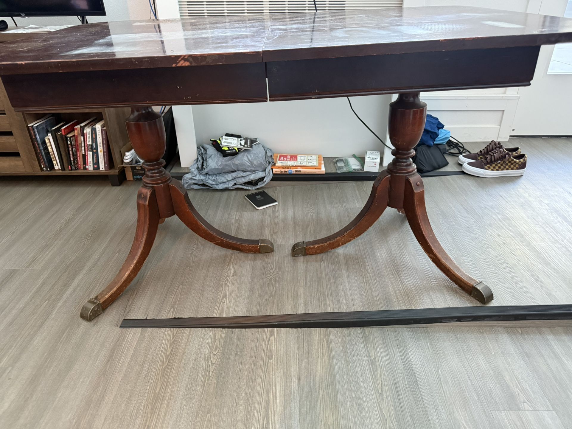 Antique Duncan Phyfe Style Table With 2 Leaves Brass Feet