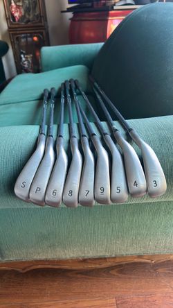 Golf Iron Set 3-SW, R graphite shafts with good grips.