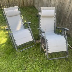 Outdoor Folding Chairs (2)