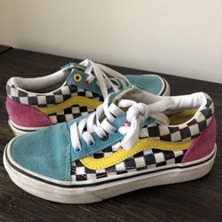 Vans Old Skool multi Color Checkered 90’s rainbow Kids Sze 2 Sneakers. Condition is "Pre-owned". Shipped with USPS Priority Mail. Great Preowned cond