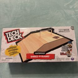 Tech Deck Pyramid 