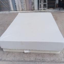 Queen memory foam mattress and box spring