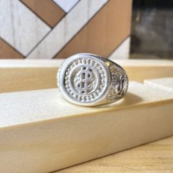 Sterling silver Ring  size 9 7.5g