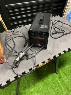CHICAGO ELECTRIC WELDING 70 AMP Excellent Condition  (Cross streets are Camino al Norte and Tropical)