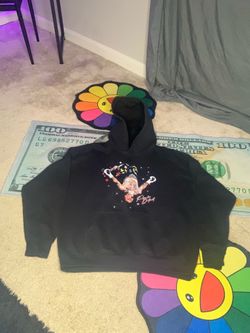 BLACK GRAPHIC HOODIE