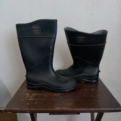 Servus Black 14" Rubber Boots Lugged Outsole Steel Toe.