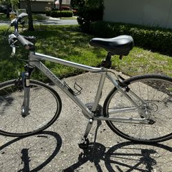 Trek 7300 hybrid bicycle with suspension