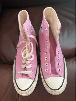 Pink Converse W9.5
