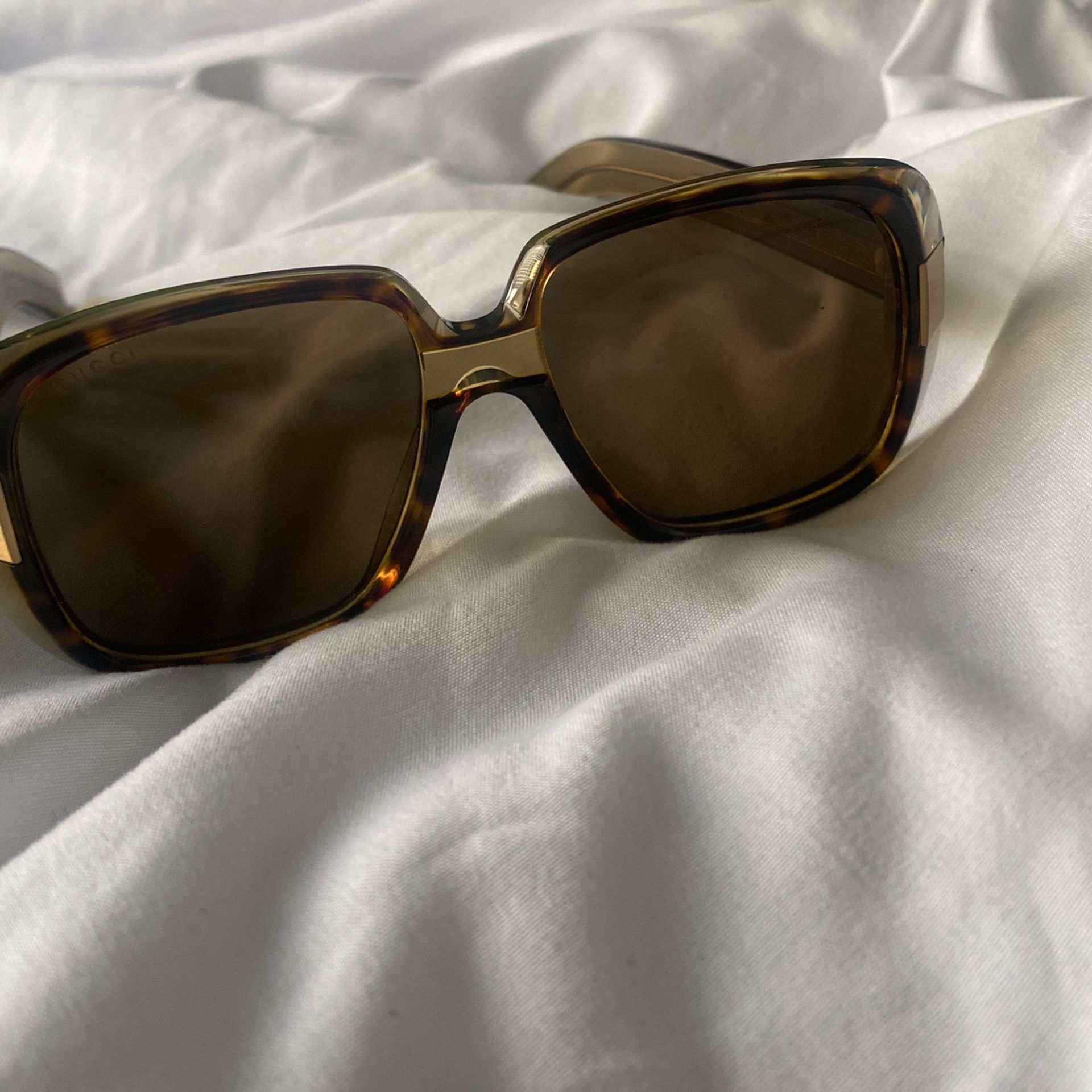 New Authentic GUCCI sunglasses Tortoise Print Model  GG0318S