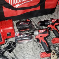 MilwaukeeM18 18-Volt Lithium-Ion Brushless Cordless Hammer Drill/Impact/Circular Saw Combo Kit (3-Tool) with 2-Batteries