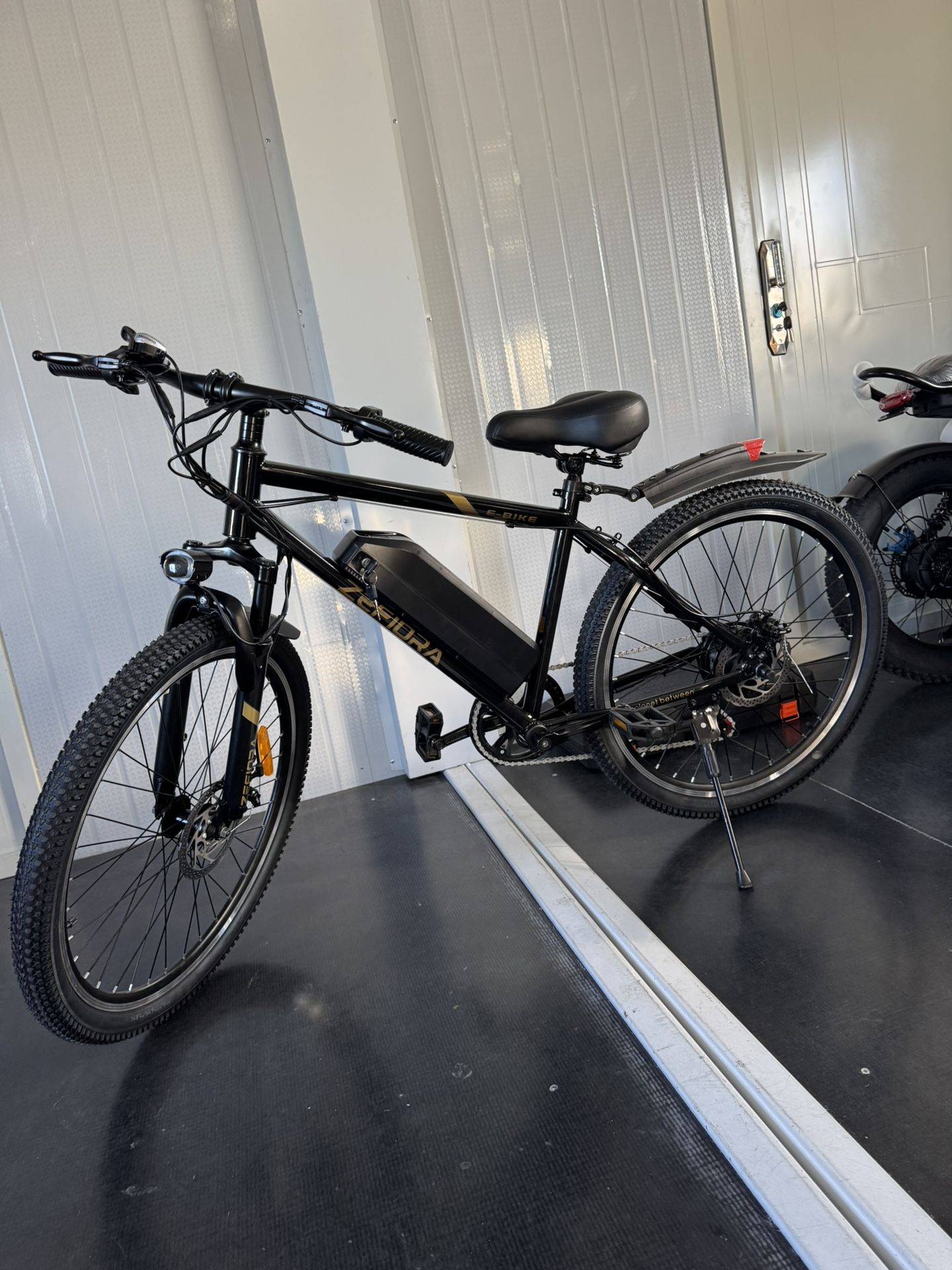 High carbon steel electric bicycle
