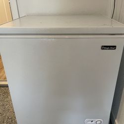 Deep Freezer - 5.0 Cu Ft