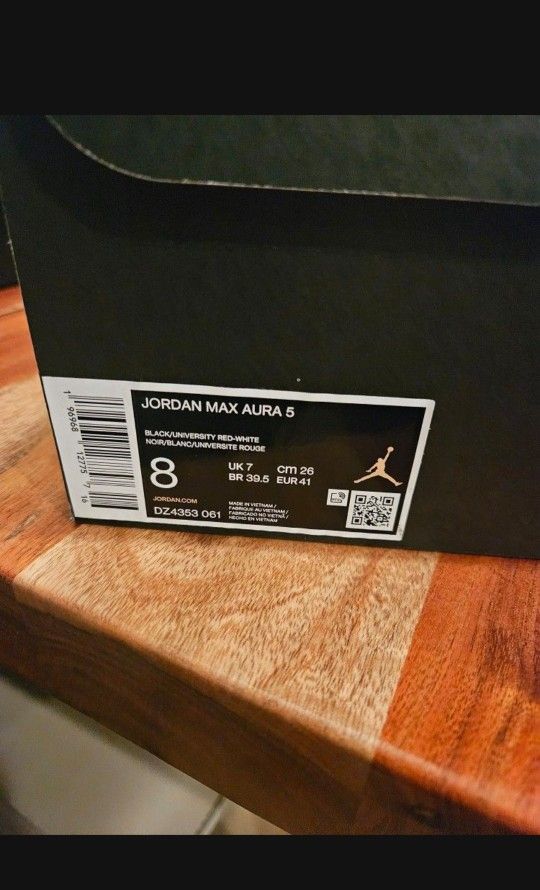 Nike Jordan Max - Men's Size 8 - Brand New