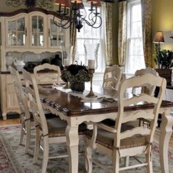 MOVING MUST GO TODAY..Cottage DININGROOM SET, COFFEE TABLE, END TABLES 