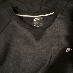 Nike Sweater/ Fleece Large Men’s 