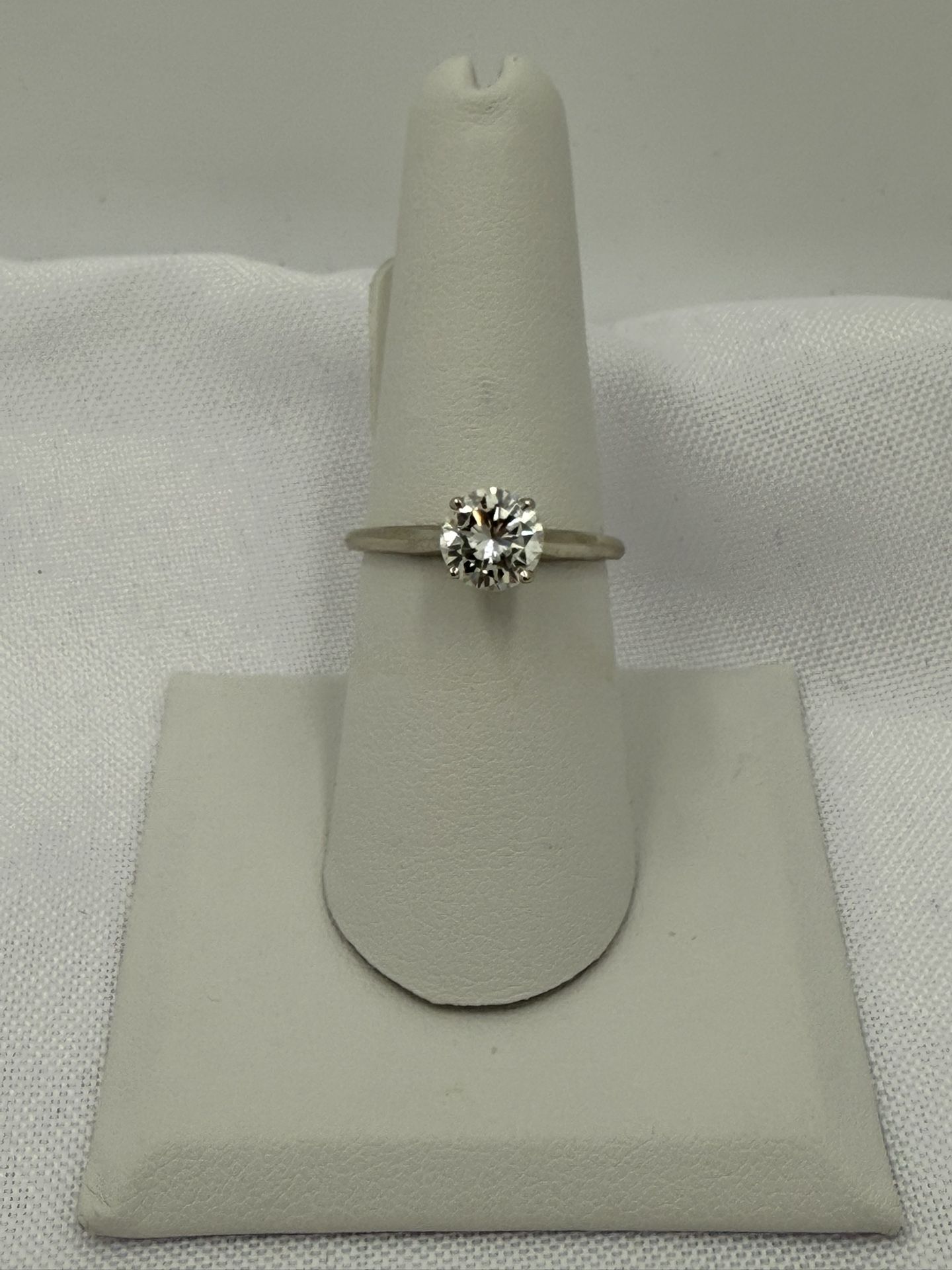 1.25Ct Round Diamond Wedding engagement Ring