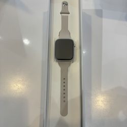 Apple Watch S8 STARLIGHT GPS