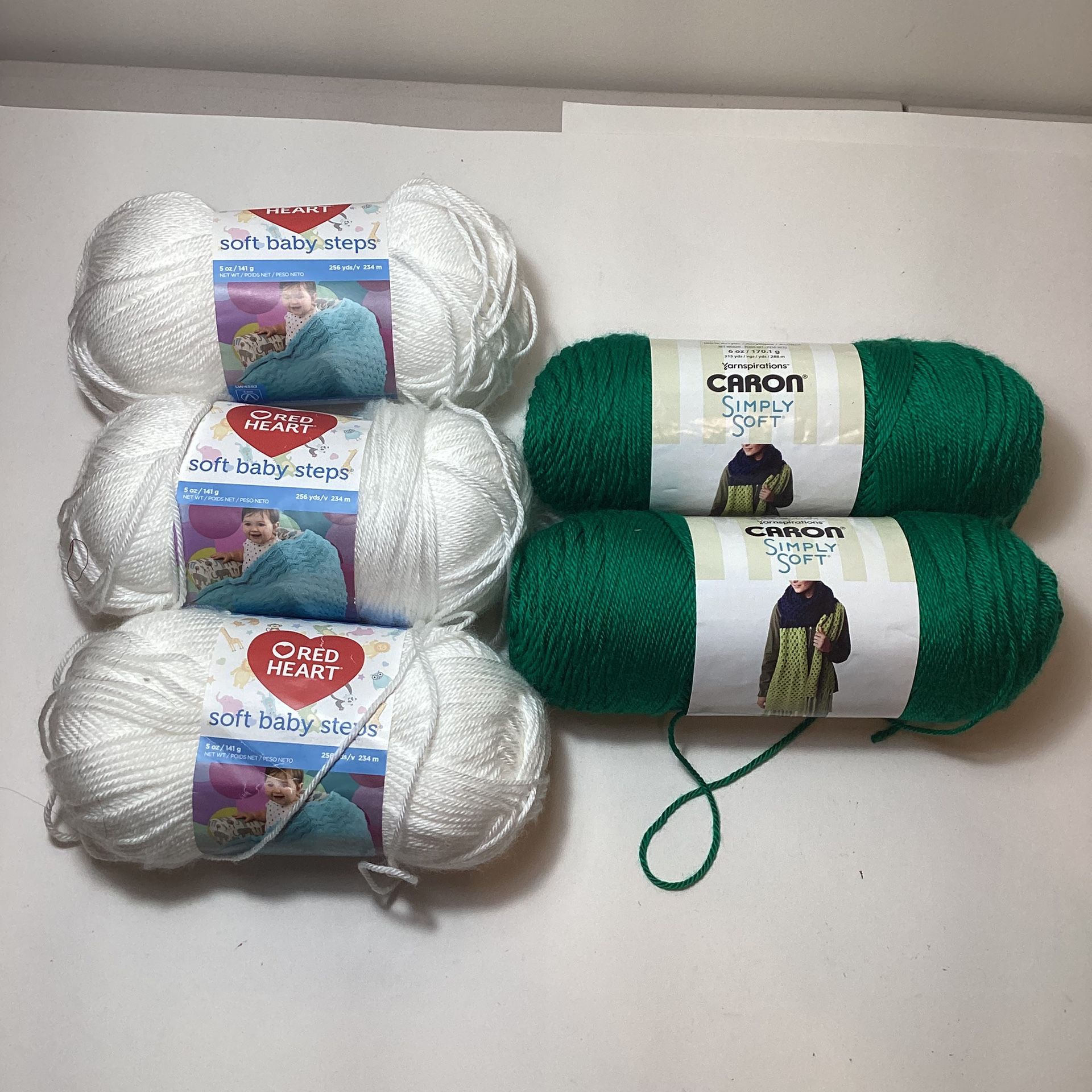 Yarn Lot of 5 White (3) & Green (2) Knitting Crochet Crafts SEE PHOTOS! Meet up location in description READ!