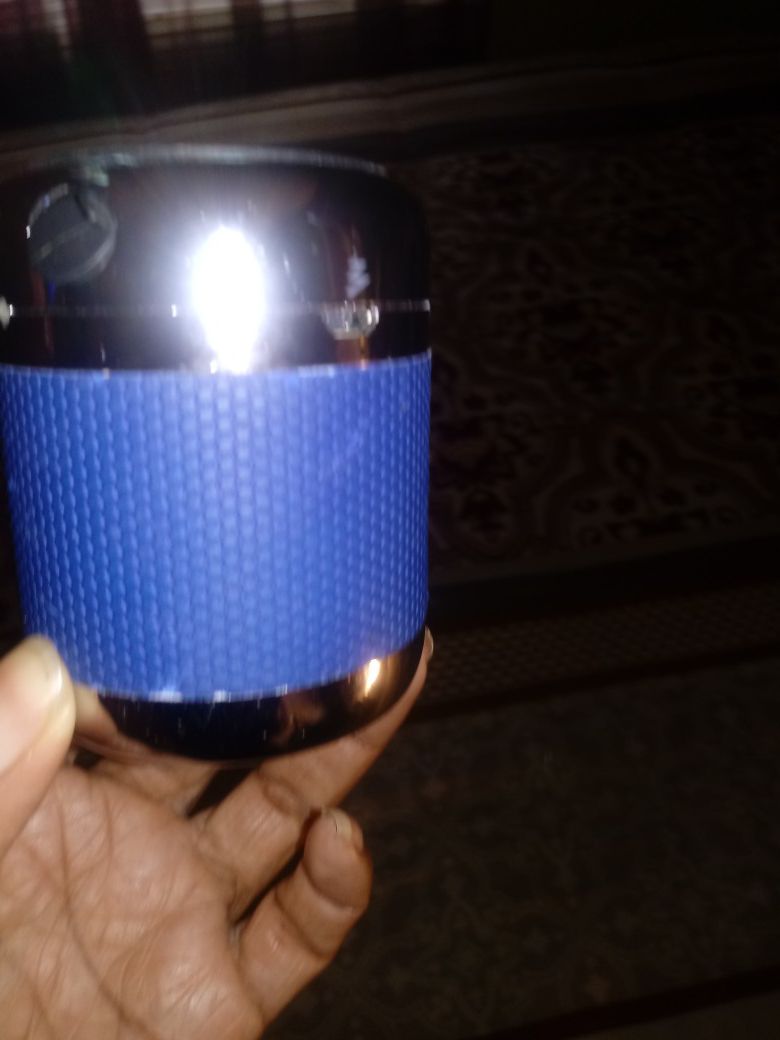 Brookstone Design bluetooth speaker