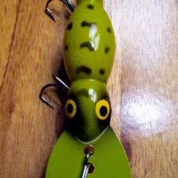 LARGE BOMBER VINTAGE COLLECTIBLE LURE +FREE RECHARGEABLE LIGHTER