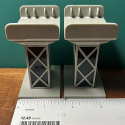 2 THOMAS THE TRAIN TRACK RISERS SUPPORTS BRIDGE GREY GRAY PLASTIC 