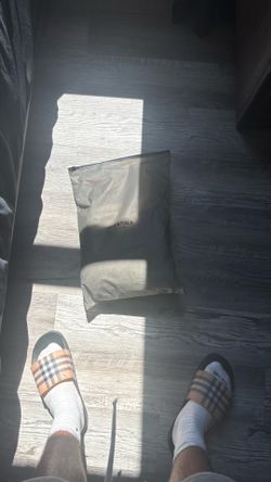 dark oatmeal essential sweats cuffed size small