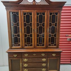 VINTAGE CHINA CABINET *HOT*
