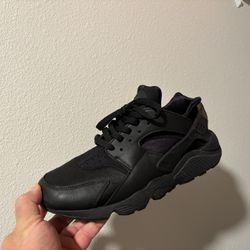 Nike Huarache Size 10.5 All Black 