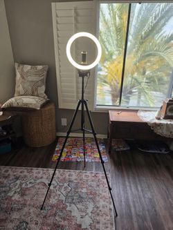 Ring light with stand