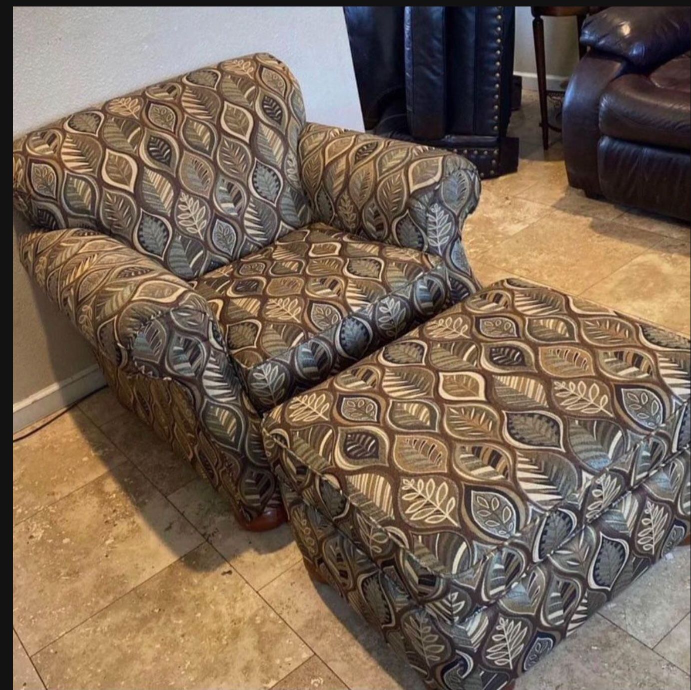 Single Chair With Ottoman