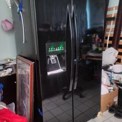 Kenmore Refrigerator 8 Years Old  Good Workinh Condition