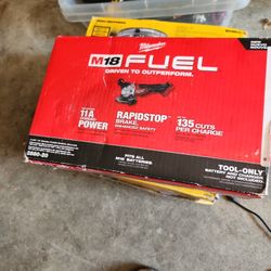 
Milwaukee
M18 FUEL 18V Lithium-Ion Brushless Cordless 4-1/2 in./5 in. Grinder w/Paddle Switch (Tool-Only)STORE PRICE 198$