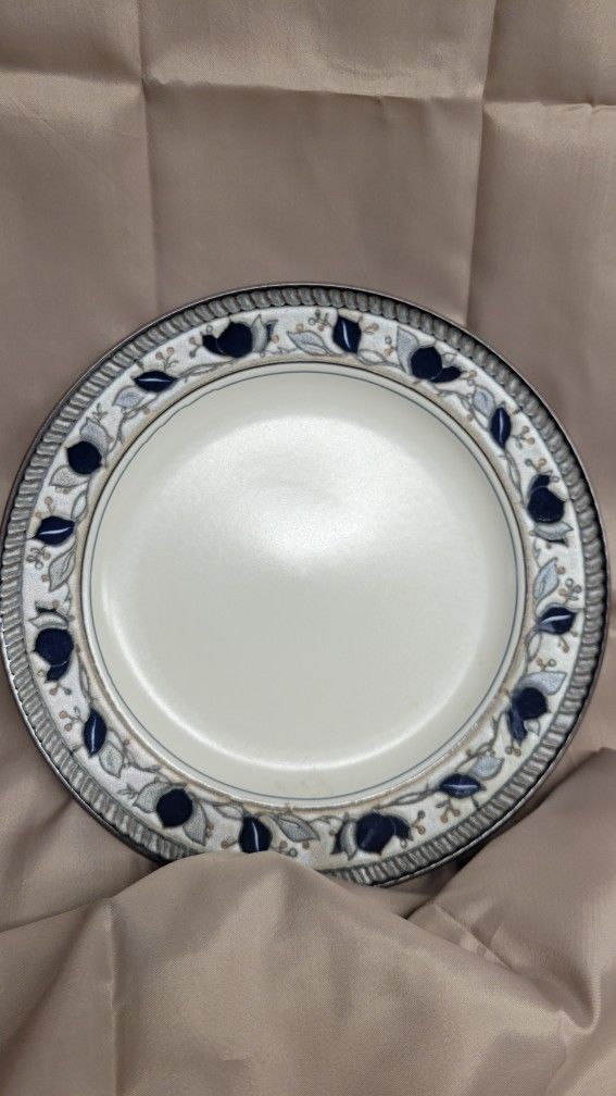 Display Plate Beautiful By MIKASA