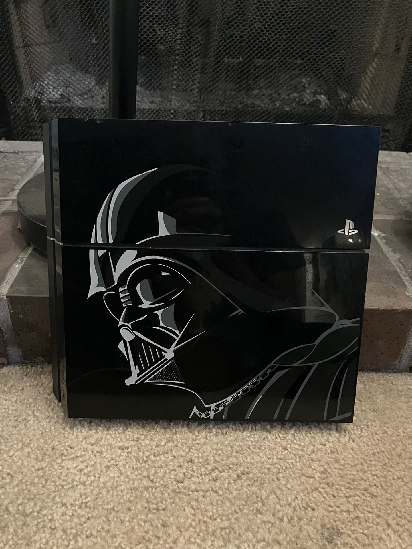 Darth Vader console come With a Controller