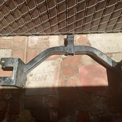 CURT 13393 TRAILER HITCH  2019-2021 CHEVY AND GMC 1500 