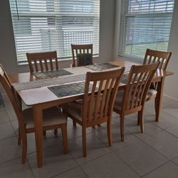 Dining Table Woth 6 Chairs