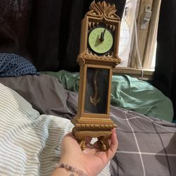 Haunted Mansion Battery operative Decoration Clock