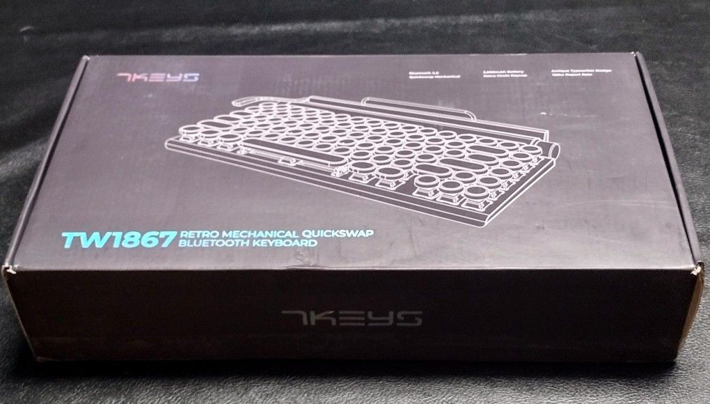 Brand New 7Keys TW1867 Retro Mechanical Quickswap Bluetooth Black Keyboard w/ Blue Keys.