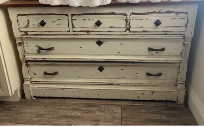 Farm House small buffet/ Beautiful / 21” Deep x 42” Long / Good Condition