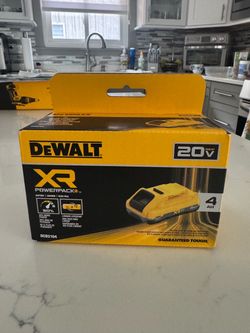 DEWALT XR 20 -Volt Battery 4 Ah BRAND NEW wth 2 year warranty